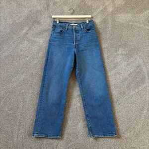 LEVI’s Size 28 Ribcage Straight Ankle Jeans
